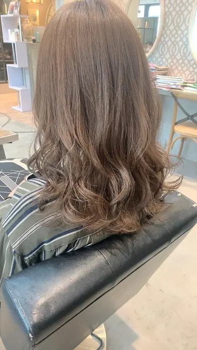 薄めオリーブ Aube Hair Ameri オーブヘアーアメリ 柏店所属 アンドウ のヘアカタログ ミニモ