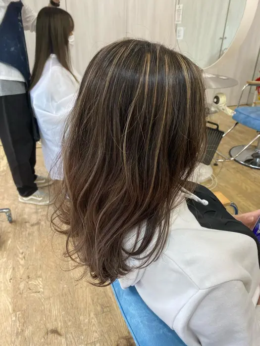 ヘアカラー 3dハイライト ベージュ 1st所属 リピート 指名率 No 1 松井のヘアカタログ ミニモ