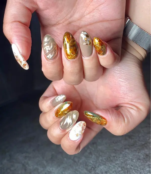 スカルプ オフのみ 持ち込み ワンカラー マグネットネイル ギャラクシー ニュアンスネ Toxic Nail Body Painting Studio所属 Kan 10のネイルデザイン ミニモ