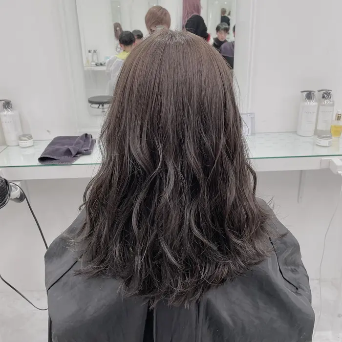 ヘアカラー ブリーチなし ブリーチなしミルクティー ブリーチなしグレージュ グレージュカラ Minimo人気サロンカラー 満足度no 1髪質改善トリートメントtheater池袋店 She 所属 透明感カラー 大得意海斗のヘアカタログ ミニモ