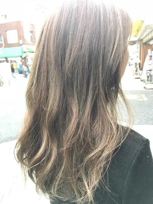 ハイライト マットベージュ Glamorous C Loop United所属 上岡 竜のヘアカタログ ミニモ