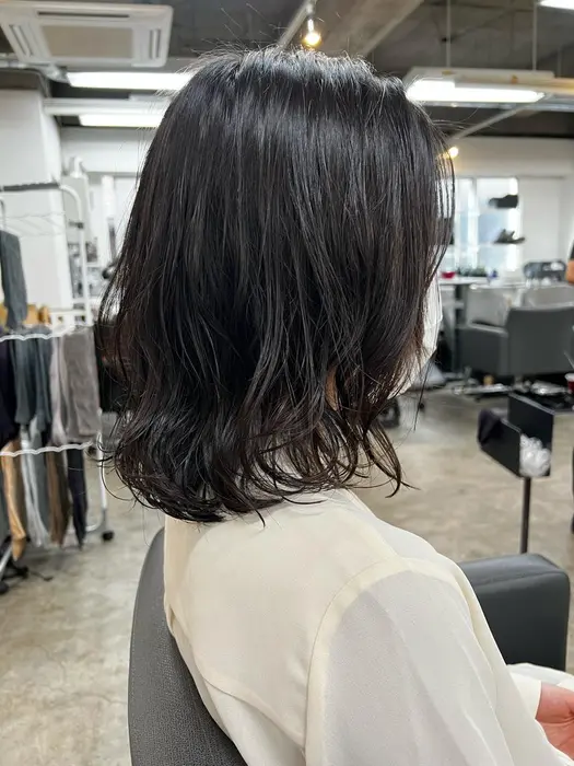 乾かすだけの巻き髪風デジタルパーマ Ukademy Live Tokyo所属 ニュアンスパーマ 鈴木愛理紗のヘアカタログ ミニモ