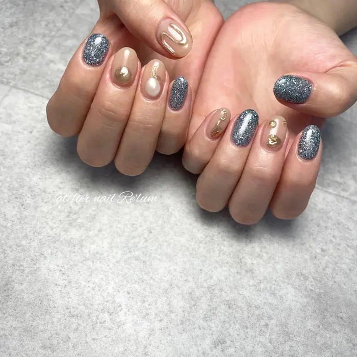 ミラーネイル ニュアンスネイル ブルーネイル Atelier Nail Re Lum所属 Atelier Nail Relumのネイル デザイン ミニモ