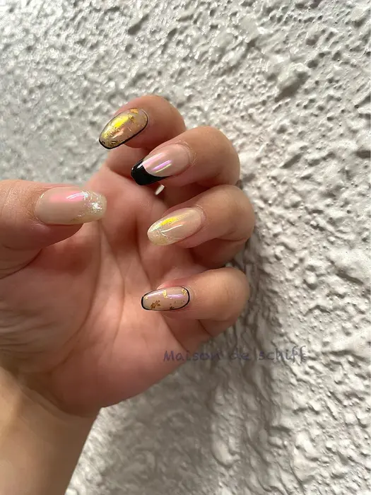 ベージュワンカラー サテンパウダーピンク オレンジ 金箔アート クリアオーロラフレンチ ブラックフレ Maison De Schiff 所属 ネイリスト Manahaのネイルデザイン ミニモ