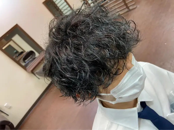 くせ毛でお悩みの皆さん その癖 生かせる癖かもしれません このお客様はパーマ無しでの癖活かしのス H By Airsalon所属 メンズ特化美容師 大也のヘアカタログ ミニモ