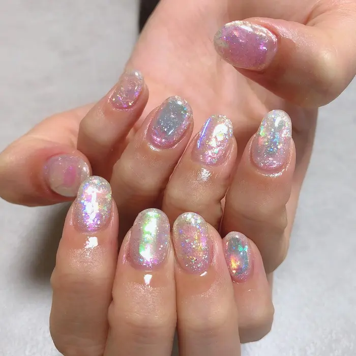 ラメうるうる氷ネイル オーロラ人気ですネイル予約 ネイルチップフルオーダー受付中 持ち Chamnail所属 韓国ネイル ニュアンスネイル華のネイル デザイン ミニモ