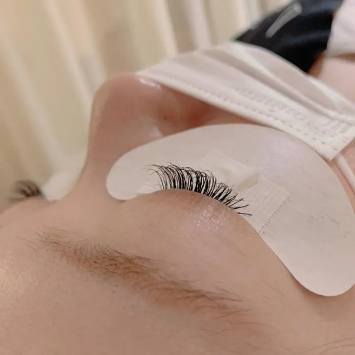 まつげエクステしながらアイパック 目元保湿パック でケア 当店では施術時間に目の下のク Sylph 豊中店 シルフ 豊中店 所属 Sylph豊中 佐藤のマツエクデザイン ミニモ