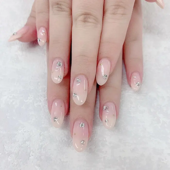 ストーン乗せ放題シンプルメニューでの画像持ち込みでやらせていただきました Nail Eyelash R Ebisu所属 𝐧𝐚𝐢𝐥 𝐑のネイル デザイン ミニモ ストーン乗せ放題シンプルメニューでの画像持ち込みでやらせていただきました Nail Eyelash R Ebisu所属 𝐧𝐚𝐢𝐥 𝐑のネイル デザイン ミニモ