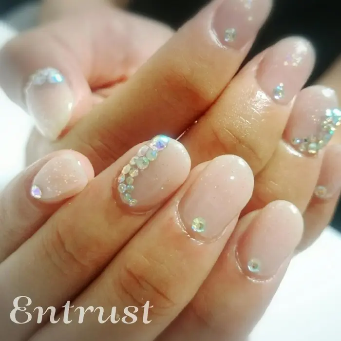 ブライダルネイル アレンジコース ストーン Entrust所属 Entrust Staffのネイルデザイン ミニモ