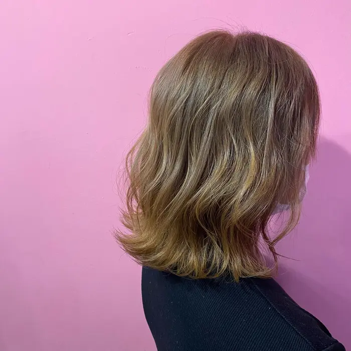 32mmのコテを使って外ハネと外巻きを組み合わせたスタイルです Pu Ll By Eden所属 高見 凌のヘアカタログ ミニモ