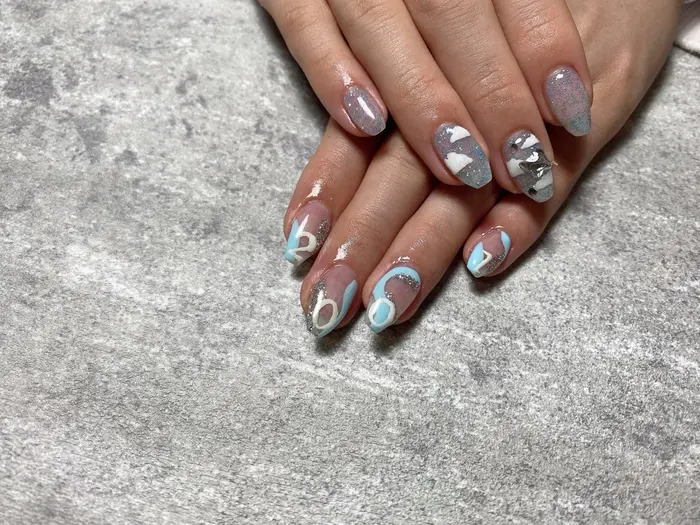 Se Sunny所属 橋本 佳央里のネイルデザイン ミニモ