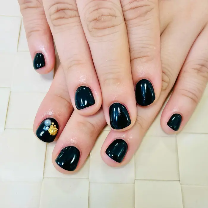 E Lucia Nail関内店所属 花岡 佑紀のネイルデザイン ミニモ