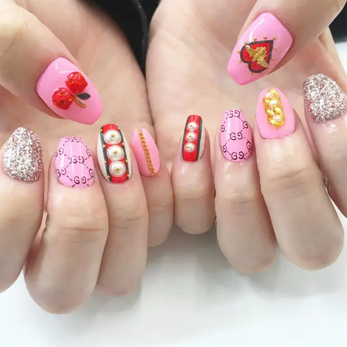 ピンクのgucciネイル Minami Nail所属 Haruka のネイルデザイン ミニモ
