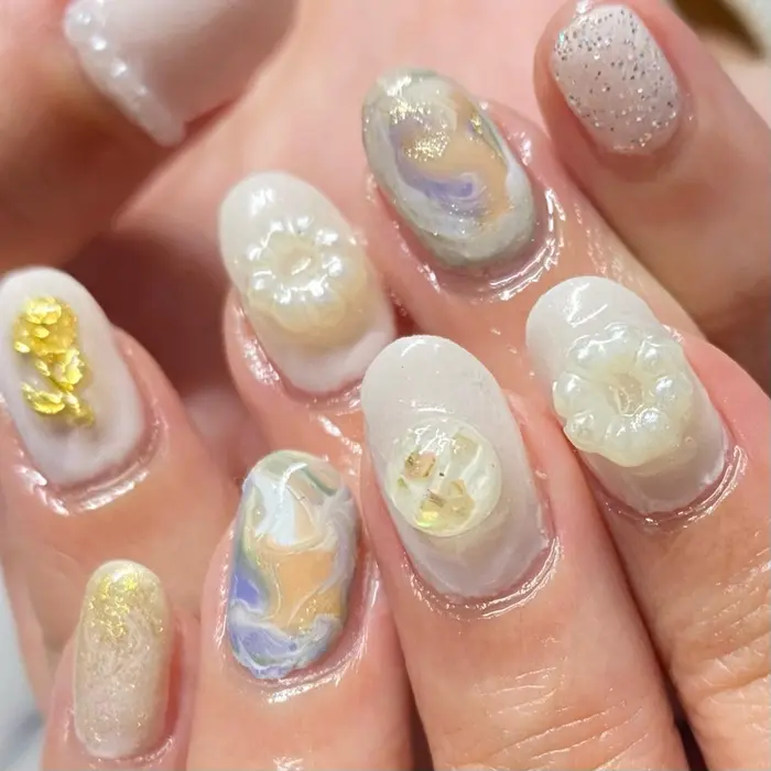 好みの色味でマーブルも楽しい マーブルネイル ホワイトネイル けれども所属 Harukaのネイルデザイン ミニモ