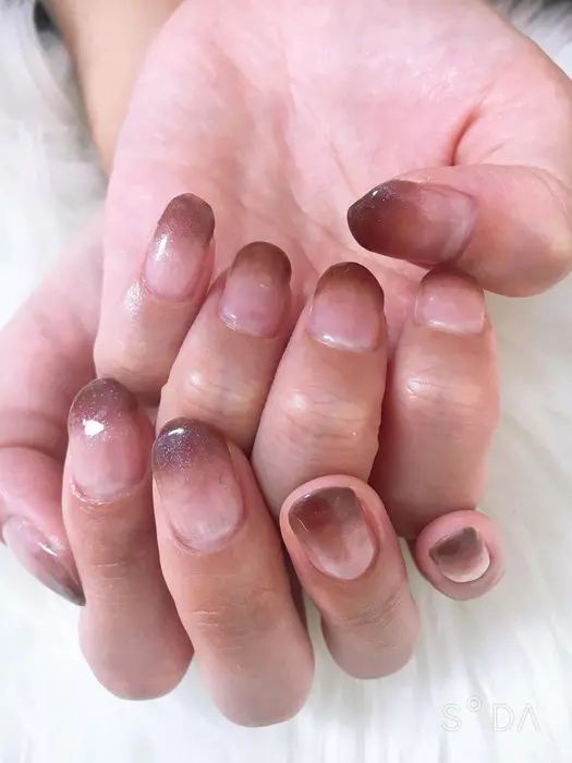 秋ネイル ブラウングラデーション プライベートサロン 輪 Rin 所属 Miwa ミワのネイルデザイン ミニモ