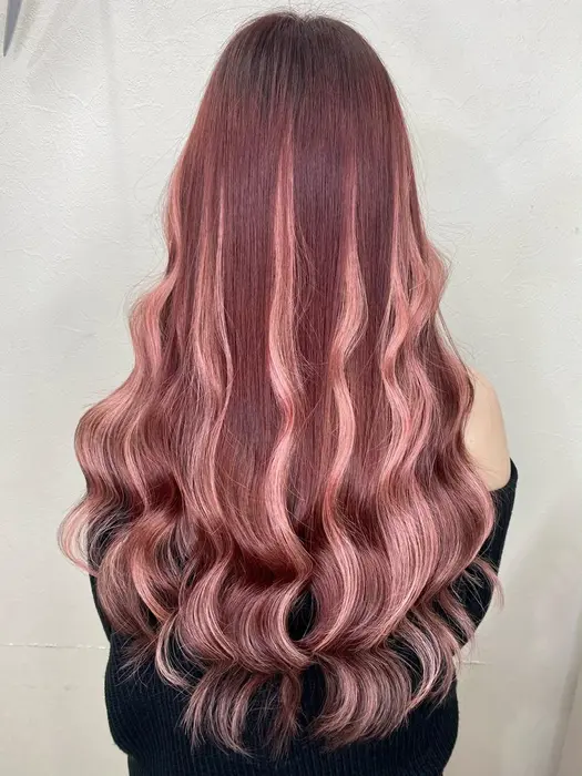 ボルドーカラー ピンクメッシュ エクステ Next 池袋所属 Mizuki のヘアカタログ ミニモ