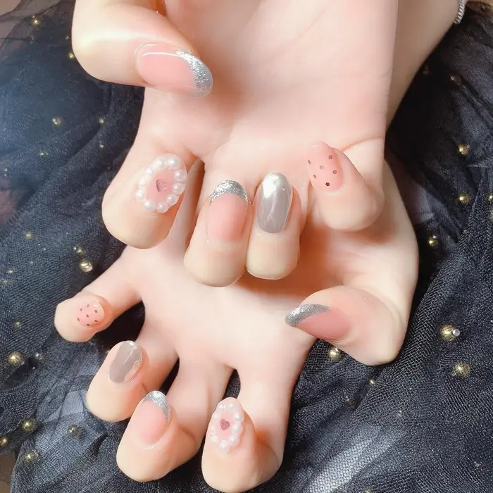 パラジェル 春ネイル 夏ネイル 秋ネイル 冬ネイル ニュアンスネイル マグネットネイル オーロラネ Total Beauty Salon Yudia 恵比寿本店所属 Yudia Azumiのネイルデザイン ミニモ