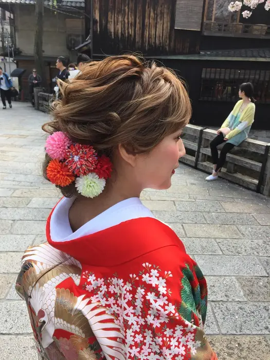 和装前撮りのお嫁さんのヘアセットです ヘア飾りの置き方でimageとってもかわります Printemps所属 糸賀 史織のマツエクデザイン ミニモ