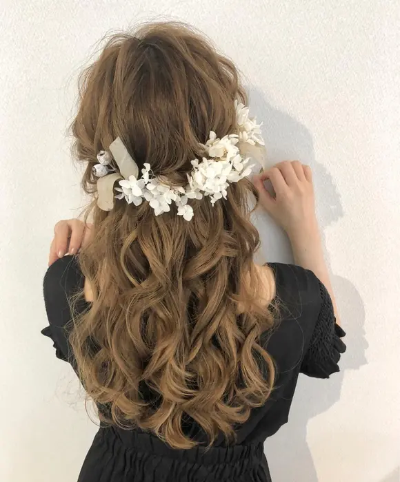 ふわふわなハーフアップ 写真はカールが強めですが もう少しゆるふわに巻くとお出かけなどにも合うスタ Dityca 栄店所属 大原 りんかのヘアカタログ ミニモ