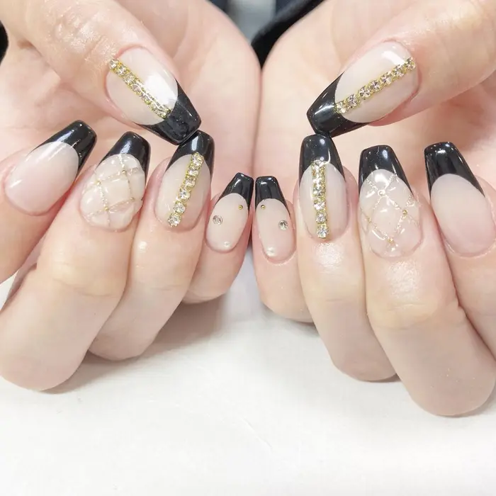 黒フレンチ キルティング 1部有料パーツ Minami Nail所属 Haruka のネイルデザイン ミニモ 黒フレンチ キルティング 1部有料パーツ Minami Nail所属 Haruka のネイルデザイン ミニモ