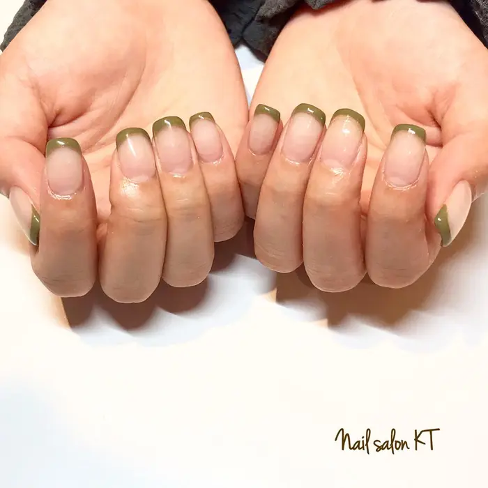 カーキフレンチ おしゃれネイルです Nail Nails Nai Nail Salon Kt所属 Nailist Hiromiの ネイルデザイン ミニモ