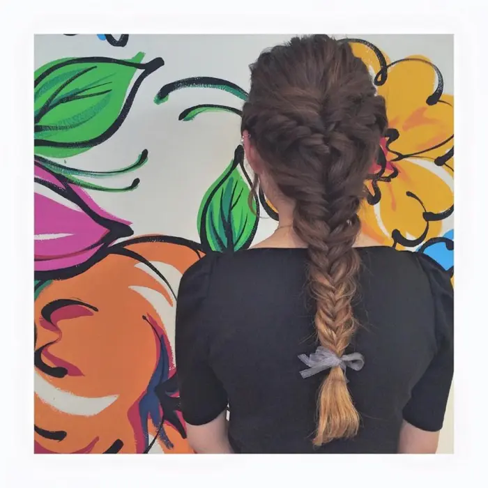 グラデーションカラーのフィッシュボーンアレンジ 花やの前の美容室所属 Nakazawa Shihoのヘアカタログ ミニモ