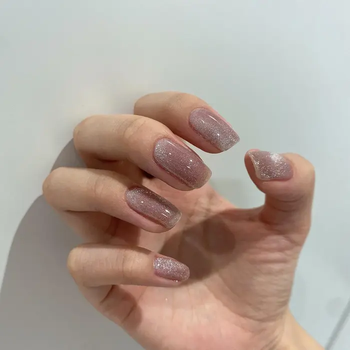 マグネットジェルキャンペーン1 31まで カラーリング マグネットの組み合わせでシンプルからカジ Puccimash所属 Pucci Mashのネイル デザイン ミニモ