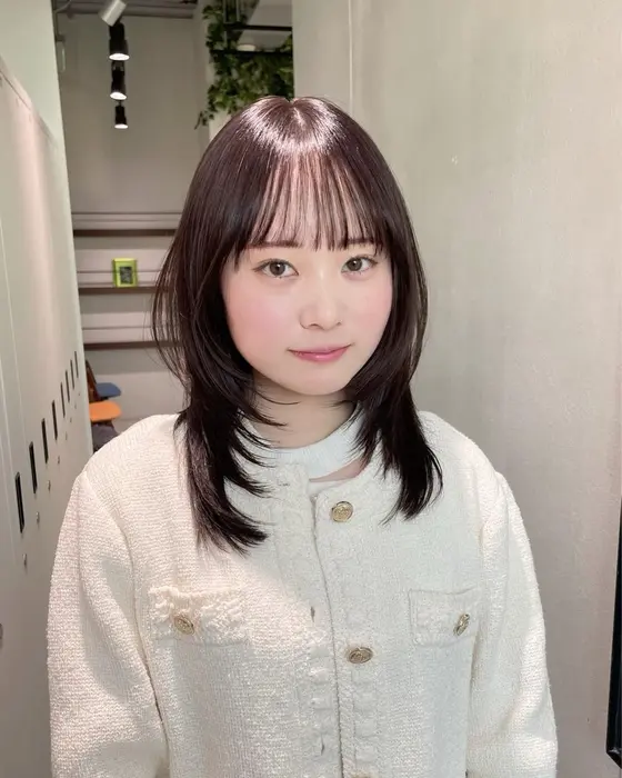 暗めのラベンダーグレージュに、軽やかなレイヤーカット✩.*˚