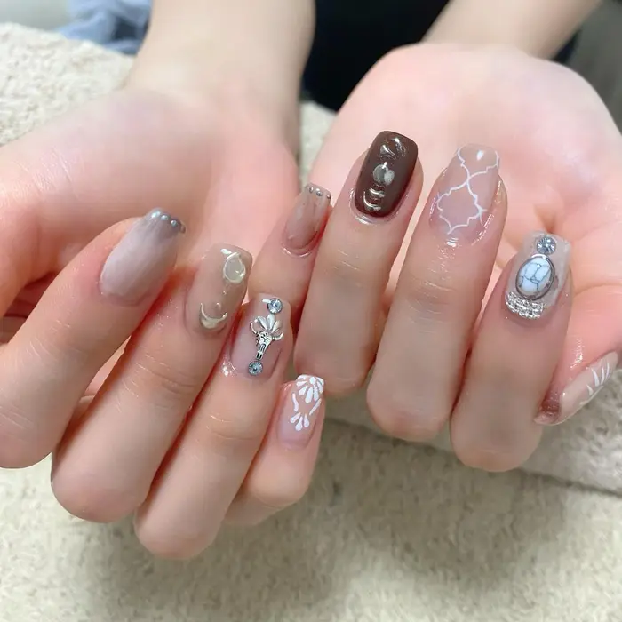 フルール Fleur所属 Fleur Ayumiのネイルデザイン ミニモ