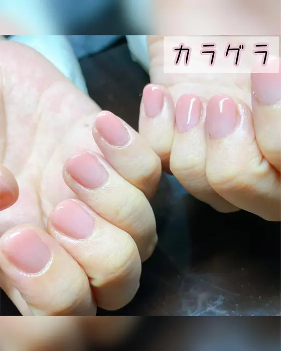 一度目のアクリル補強で伸びた自爪に ハードジェルで強度があるカラグラです Nail ホワイトニングサロン Liberta所属 安田 ひとみのネイル デザイン ミニモ 一度目のアクリル補強で伸びた自爪に ハードジェルで強度があるカラグラです Nail ホワイトニングサロン Liberta所属 安田 ひとみのネイル デザイン ミニモ
