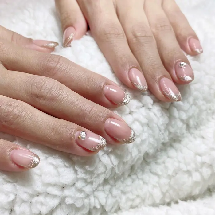 ブライダルネイル ベージュのワンカラーにマグネット フレンチ Nailsalon Josee所属 Josee 山田のネイル デザイン ミニモ