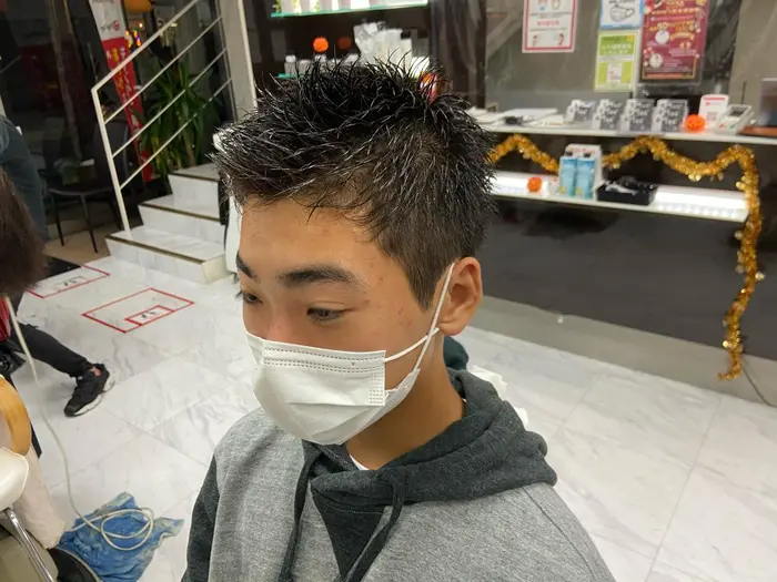 カッコいい渋いベリーショート 伸びきっていて重たい髪は少し切るだけでも変わります Waves 大宮東口店所属 木之内 海 斗 フェードカットのヘアカタログ ミニモ