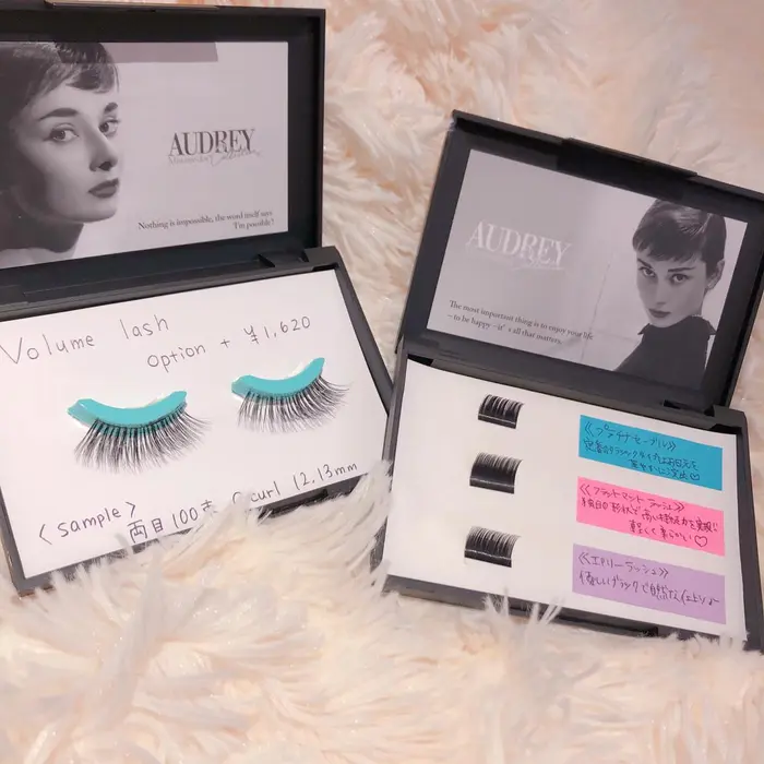 毛質のサンプル ご用意ございます ぜひ触って実感してみてください Nail Eyelash Frances所属 Frances 佐野の マツエクデザイン ミニモ