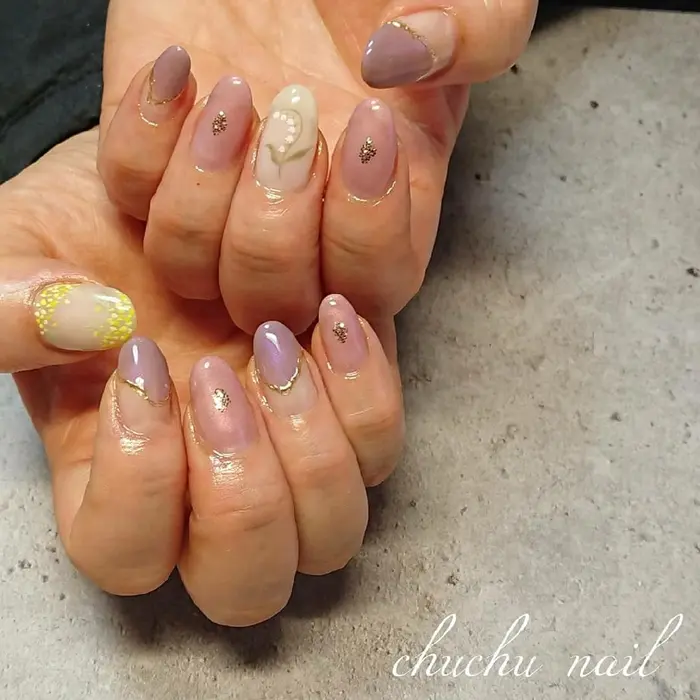 すずらんとミモザアート Chuchu Nail所属 Chuchu Nailのネイルデザイン ミニモ