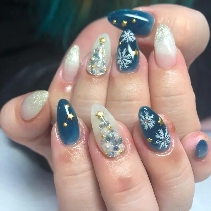 手書き雪の結晶 Y Nail所属 Y Nailのネイルデザイン ミニモ