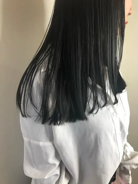 ぱっつん ラインカット お色は透け透けのグレーブラック Better所属 Better Hanaのヘアカタログ ミニモ