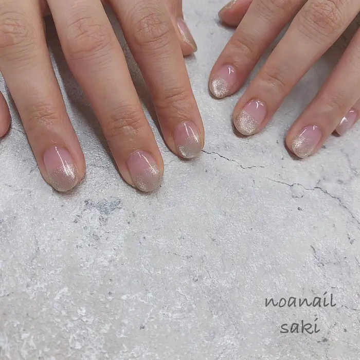 マグネットフレンチネイル Noa Nail所属 Nailist Sakiのネイルデザイン ミニモ