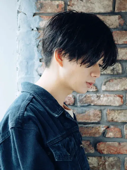 メンズの刈り上げマッシュスタイルです 襟足を刈り上げてラインを前下がりに作っているので しめる所は Hair Salon Minamo所属 公式 Minamoのヘアカタログ ミニモ