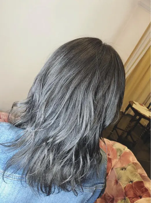 Silver Gray アイズニューヨークプレミアム富山所属 阿部 佳恋のヘアカタログ ミニモ Silver Gray アイズニューヨークプレミアム富山所属 阿部 佳恋のヘアカタログ ミニモ