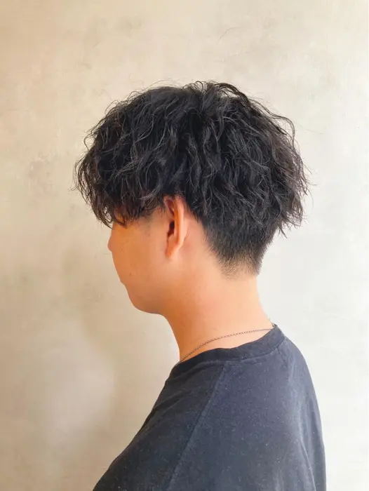 前下がりセンターツイスト Baum Luxbe所属 メンズパーマ シルクストレート坂本のヘアカタログ ミニモ