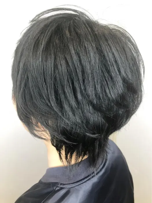小顔で横顔がキレイで首が細く長く見えるショート 骨格に合わせて 毎朝のスタイリングの時間を縮めま Nyny Co なんばパークス店所属 上田 篤史のヘアカタログ ミニモ