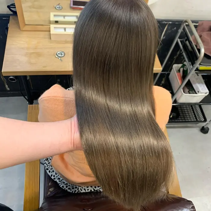 ブリーチ10回以上の常連様も癖毛を抑えてサラサラに 完全マンツーマン美容師 髪質改善 A Stella所属 1日3名限定 Akihiroのヘアカタログ ミニモ