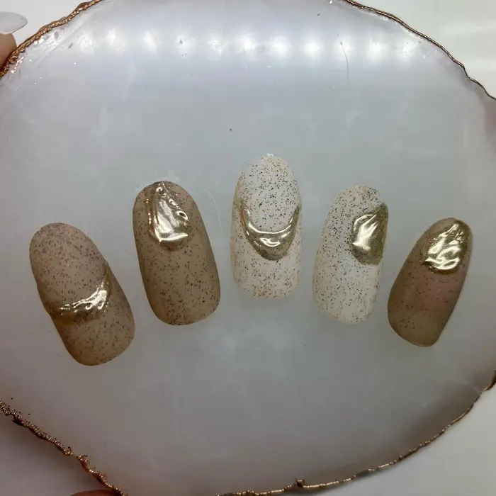 今流行りの砂ジェルです ワンカラーだけでも可愛いですよ Totalsalon Bell所属 Totalsalon Bellのネイルデザイン ミニモ