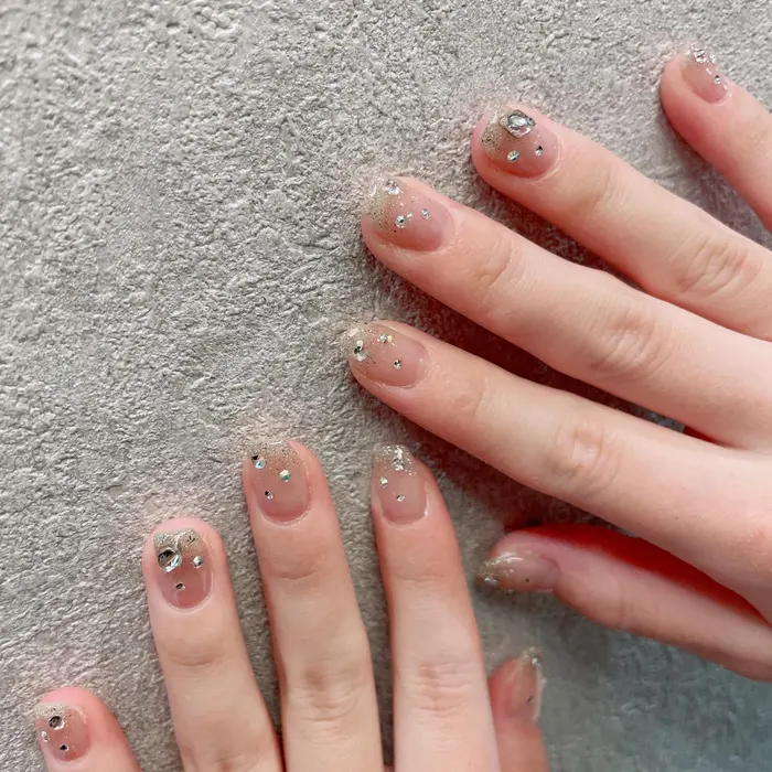 NEWワンホンネイル 369.フラッシュ7 ワンホンネイルちゅるんネイルキラキラネイル冬｜Cime nail所属・emi のネイル