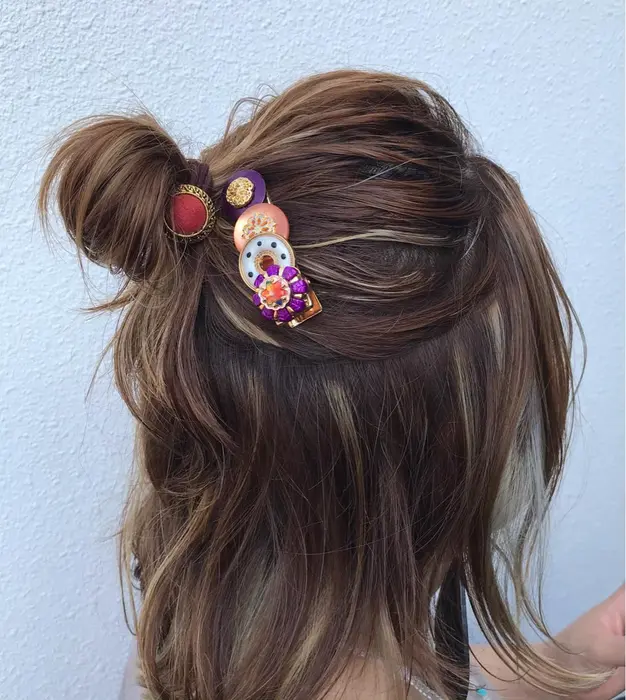 ハーフアップでヘアアクセでより可愛いく 店頭にヘアーアクセサリーも販売しております Private Room Sstyle所属 プライベートルーム Sstyleのマツエクデザイン ミニモ