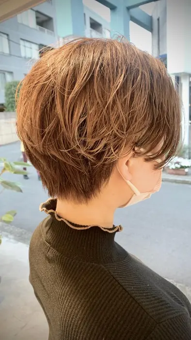 ショートにパーマで動きを Tone 所属 岩木 菜々のヘアカタログ ミニモ