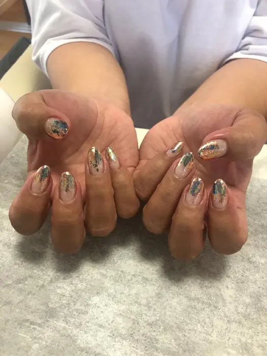 ホイル クリアネイル Hug Me Eyelash所属 Kalme Nailのネイルデザイン ミニモ