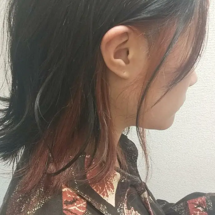 高めのインナーカラーで耳かけスタイルでも可愛い ショコラ ラテ所属 中村 玲奈のヘアカタログ ミニモ