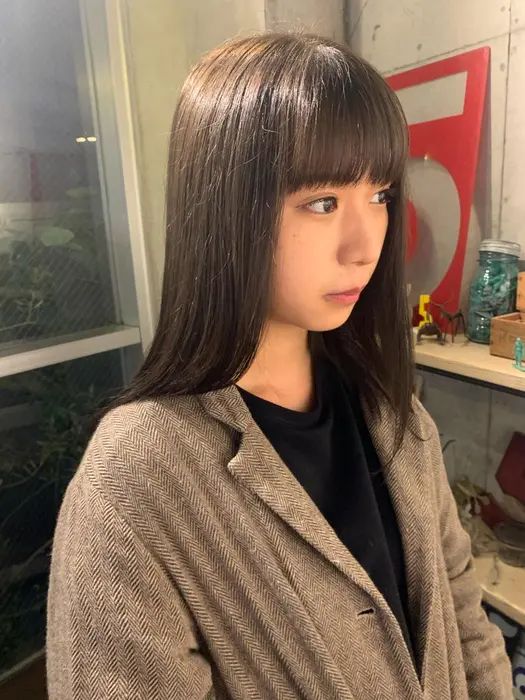 前髪切って気分転換しましょう カラーはオリーブグレージュ 赤味除去です Fifth所属 江口 なつみのヘアカタログ ミニモ