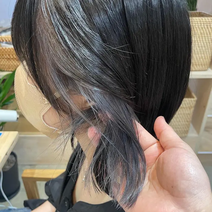 ボブとインナーカラー Une Garden所属 インナーカラー ボブ 柔カラー ちばのヘアカタログ ミニモ